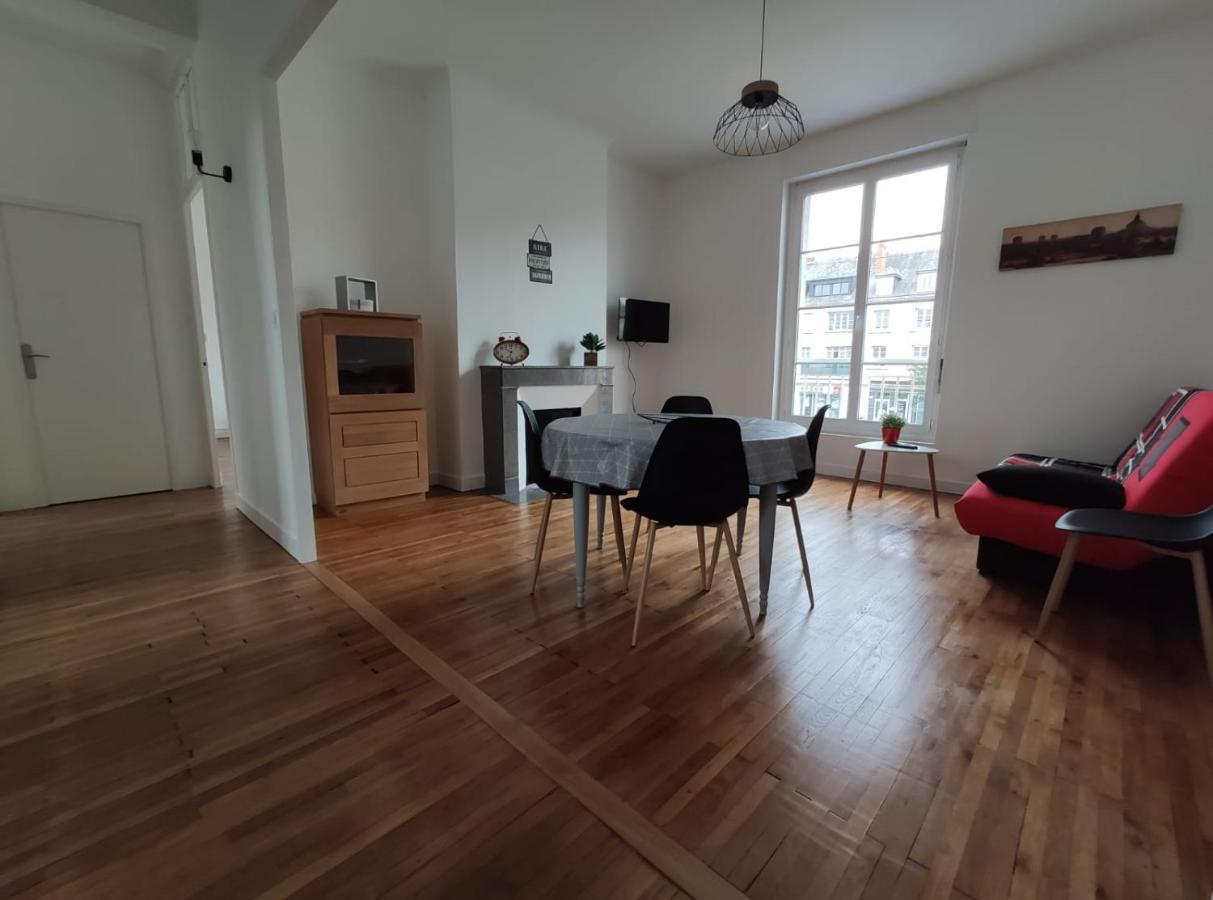 Appartement 1-6 Pers Situe Entre Les Ponts Saumur Kültér fotó
